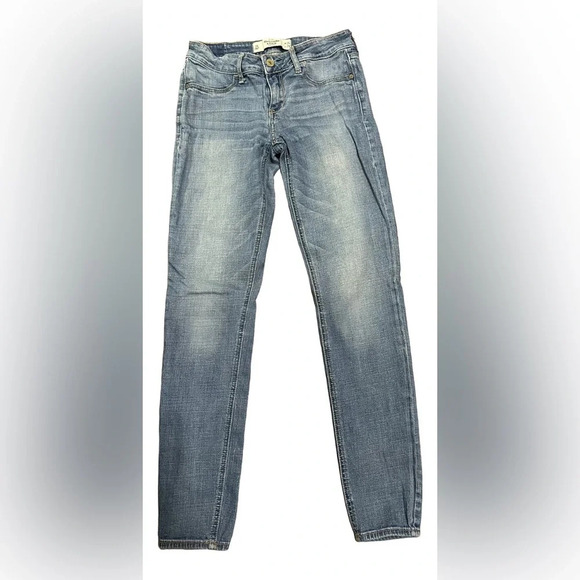 Abercrombie & Fitch Light Wash Women’s Mod Rise Skinny Jeans Size 2 W26 L29 - Picture 1 of 5